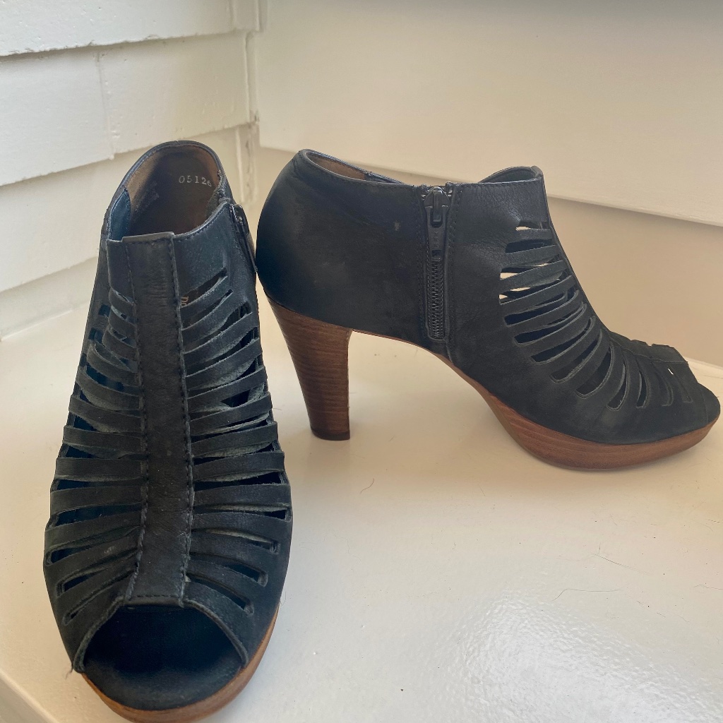 Paul Green, Black Suede Ankle High Heel Booties, Size 5.5